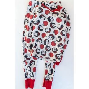GAP size 8 Snow White pj's